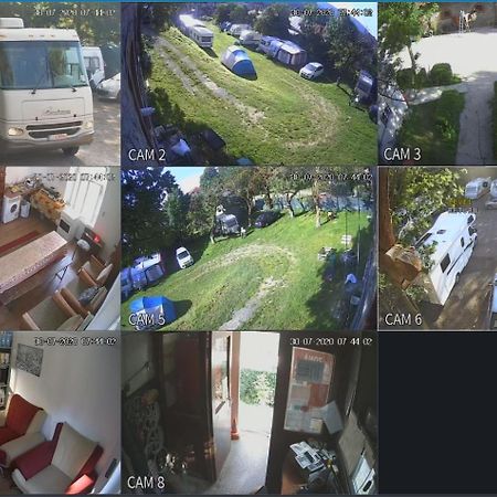Camping Aviator Busteni, Camere Buitenkant foto